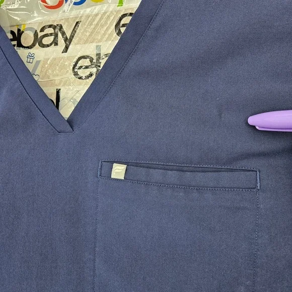 Fabletics Vital Scrub Top Womens 2X Blue Short‎ Sleeve Uniforms Healthcare - Picture 2 of 10